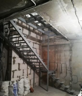 Металлические лестницы в интерьере