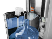 Установка бутыли в кулер с нижней загрузкой