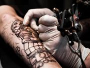 Без чего мастер-татуировщик не может обойтись?