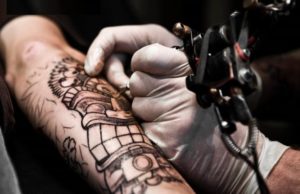 Без чего мастер-татуировщик не может обойтись?