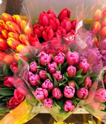 Как правильно выбрать цветы в подарок?