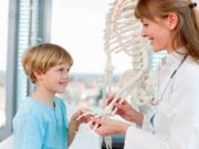 Когда следует обратиться к детскому ортопеду?