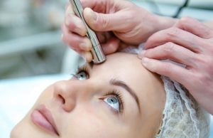 Аппаратная микродермабразия: виды и особенности