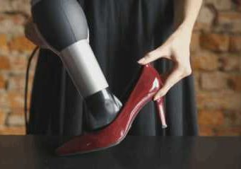 Что делать, если давят лаковые туфли