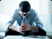 Вывод из запоя на дому: нюансы