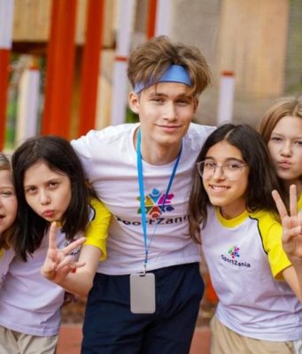 Что делают в языковых лагерях?