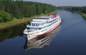 В какие круизы можно отправиться на теплоходе в России