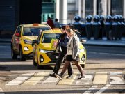 Госдума приняла закон о локализации машин такси