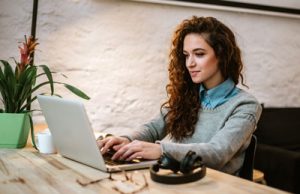 Английский по видеоурокам: лучшие обучающие видео в 2025