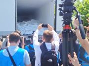 Журналистам показали рефрижераторы с телами бойцов ВСУ у границы с Украиной