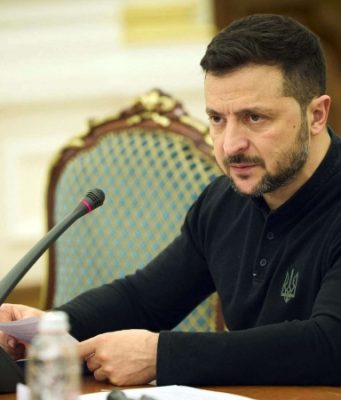 Зеленский пригрозил не признавать итоги переговоров Путина и Трампа