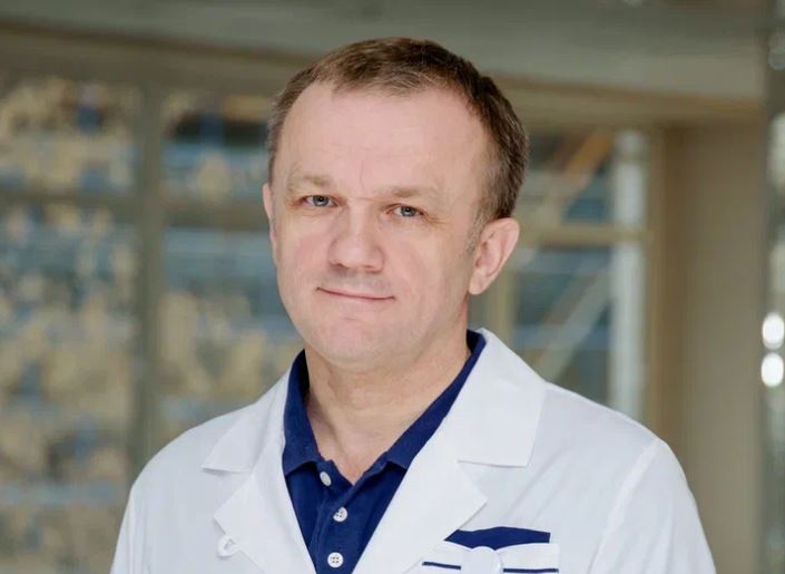 Главврач поздравил школьников с Днем знаний