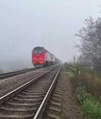 Опубликованы кадры с места взрыва на ж/д путях у станции Плюсса под Псковом