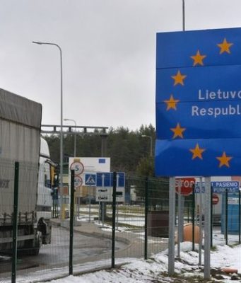 Минск отказал Вильнюсу в просьбе пропустить в Литву фуры