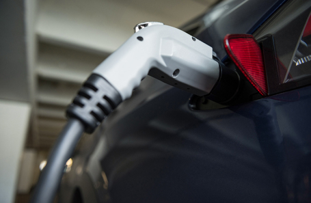 Зарядку электромобилей предложили совместить с майнингом