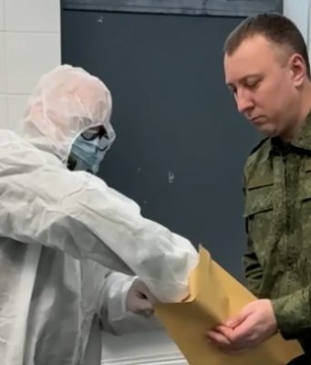 СК продолжает работу на месте происшествия в одинцовской школе