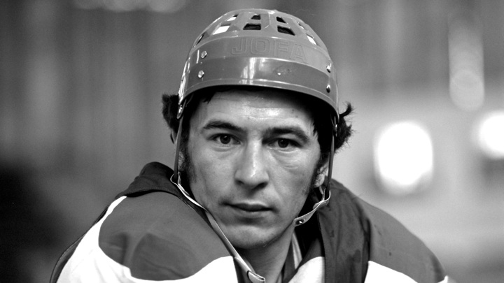 Овечкин назвал невосполнимой утратой смерть своего первого тренера Филиппова