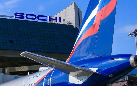 Аэропорт Сочи закрыли для полетов