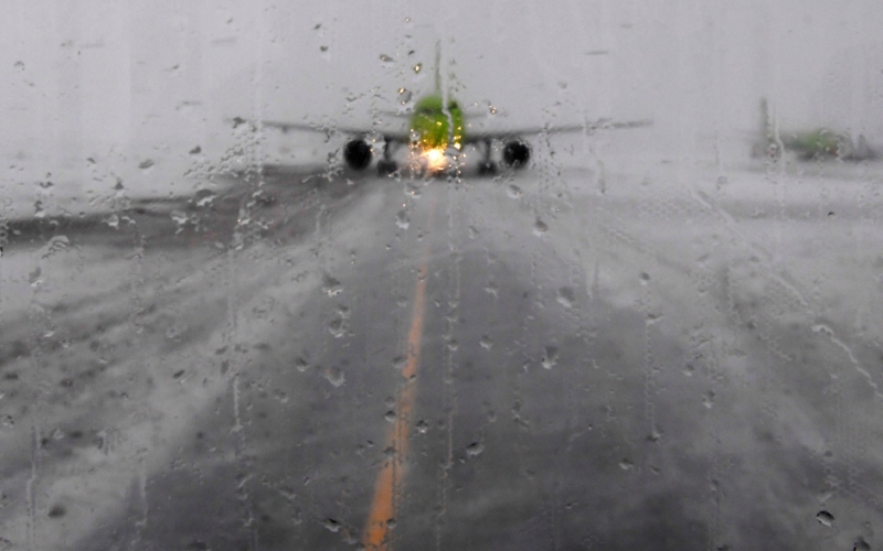 Росавиация ограничила работу аэропорта Пскова