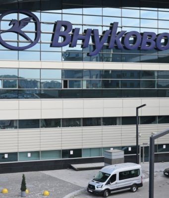 Аэропорты Внуково в Москве и Туношна в Ярославле временно ограничили рейсы