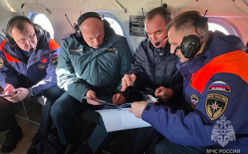 Глава МЧС Куренков принял решение подготовить группу водолазов в Черном море