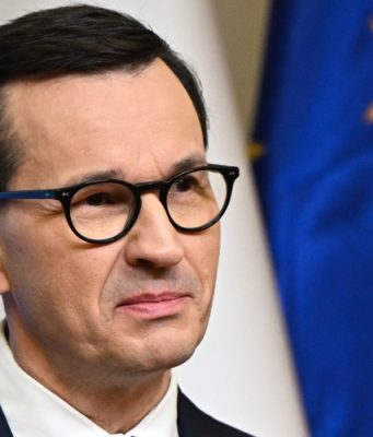 Экс-премьер Моравецкий: Варшава вновь уступила Киеву, одобрив визит Зеленского