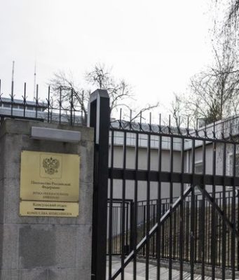 За два года загранучреждения России в Швеции дроны атаковали более 25 раз